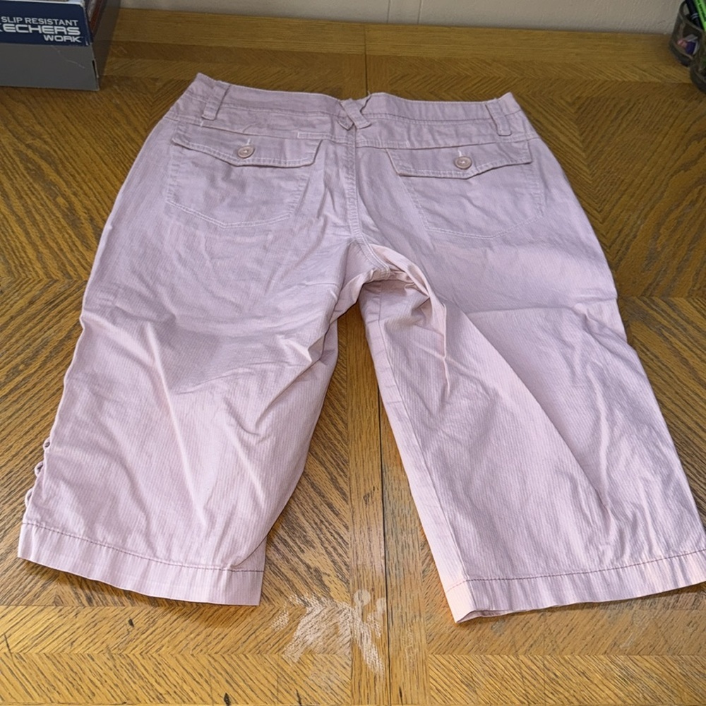 Gloria Vanderbilt Women's Pink Shorts - Picture 6 of 12